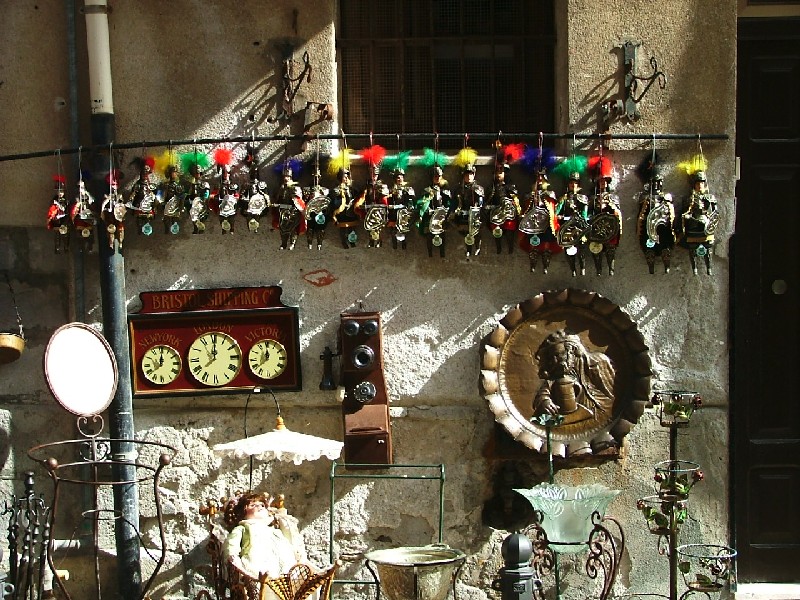TIPICA ESPOSIZIONE DI GINGILLI SICILIANI