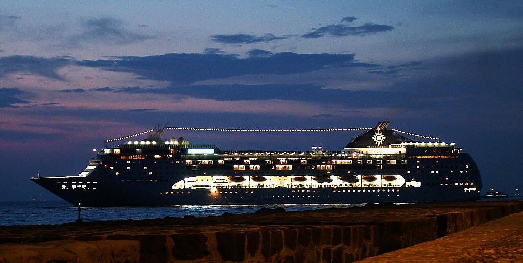 Nave Opera