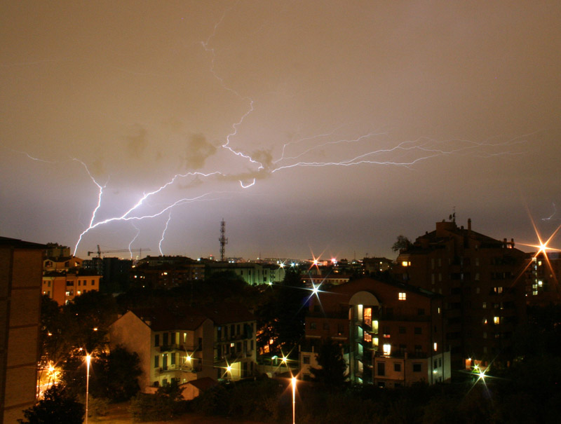 Chi non muore (colpito da un fulmine)...si rivede Chi non muore (colpito da un fulmine)...si rivede