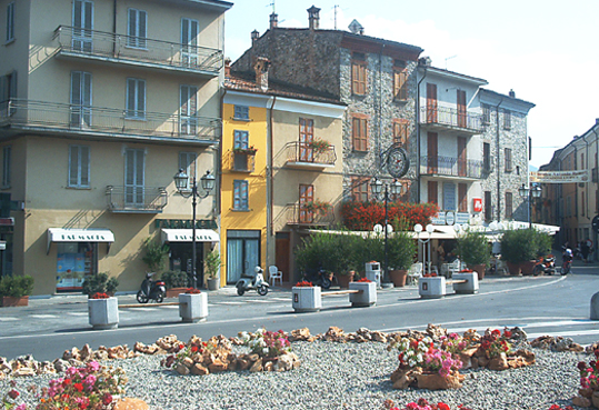 palazzi e colori bobbio 2004