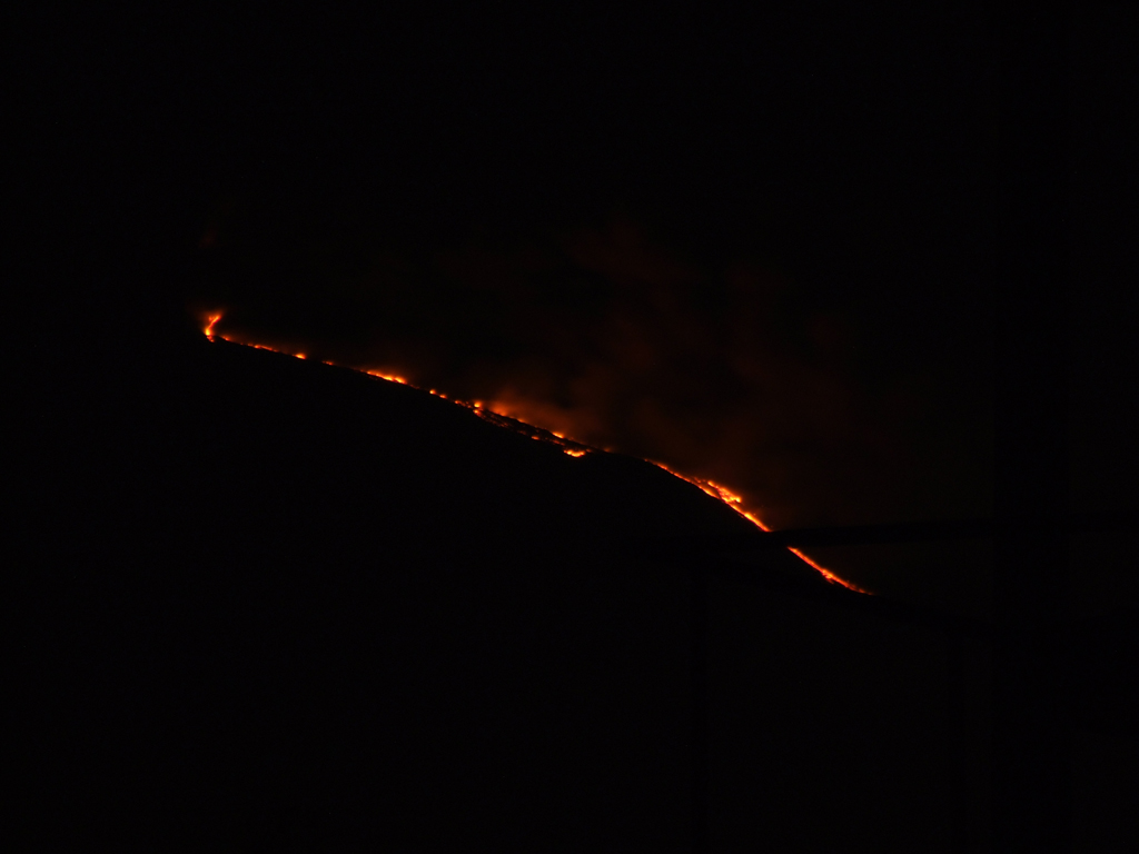 colata lavica dell'etna durante la notte del 22/11