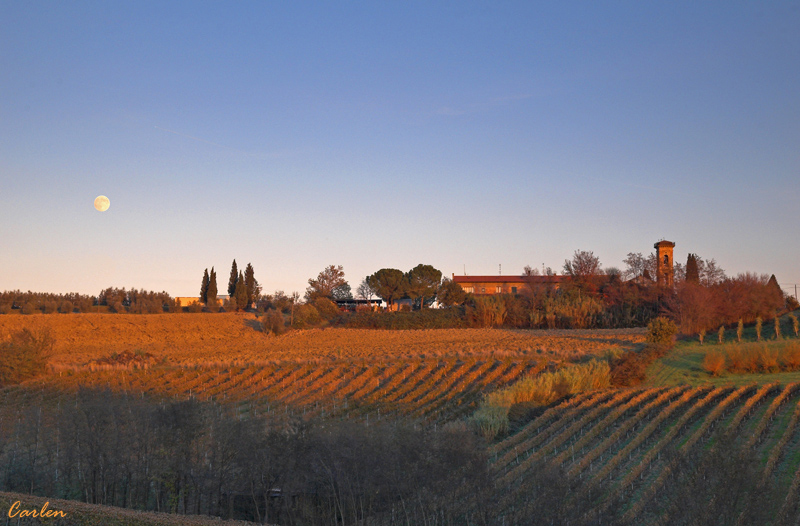 Tramonto toscano con luna