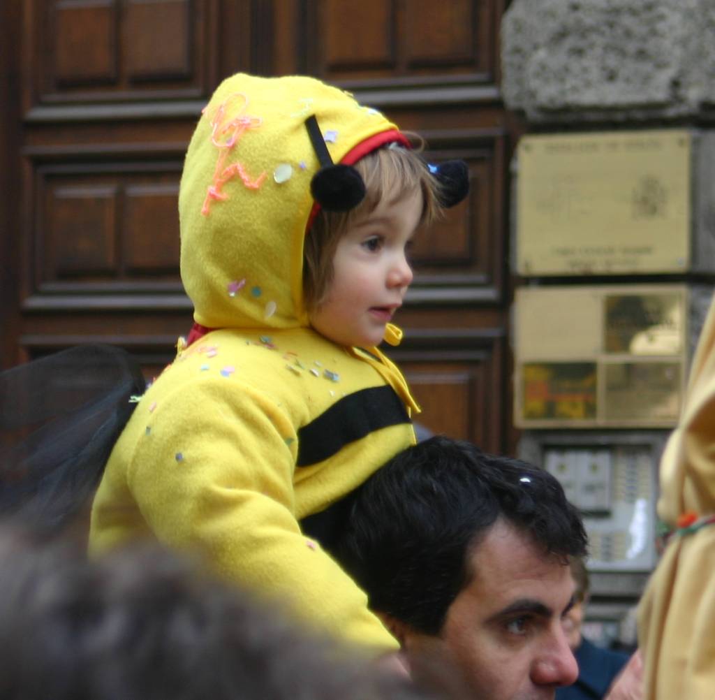 Carnevale a Milano e bimbi in maschera...