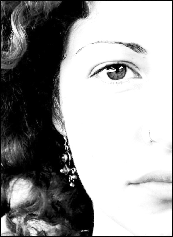 laura in bianco e nero
