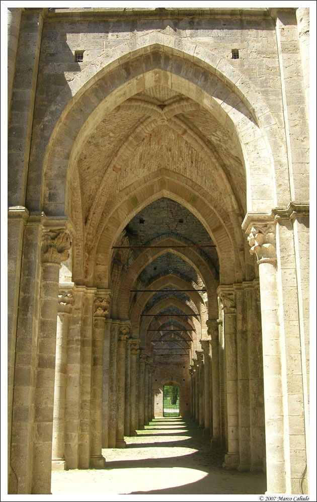 San Galgano - Interno del'Abbazia 2