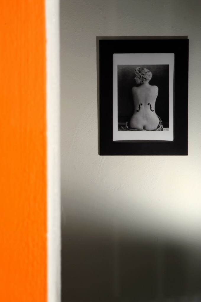 Bianco, Nero e... arancio Bianco, Nero e... arancio