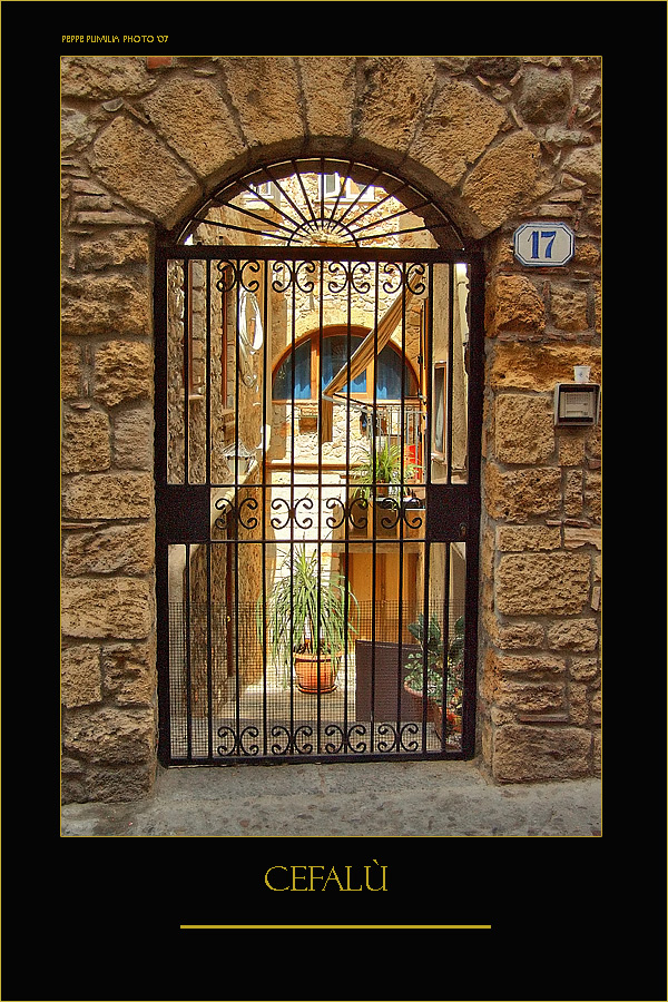 Cortile a Cefal