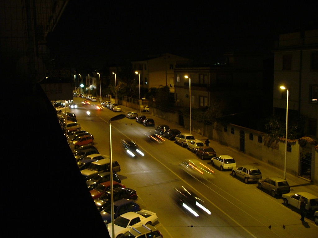 sotto casa mia di notte