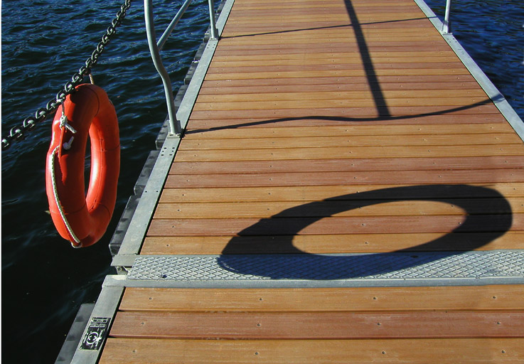 salvagente sul pontile