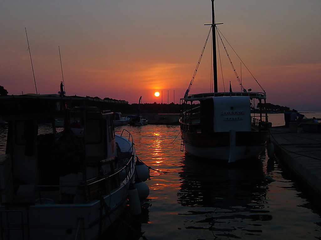 Supetar - Il porto al tramonto
