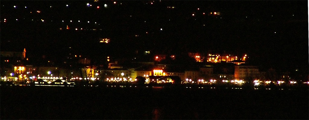lago notturno