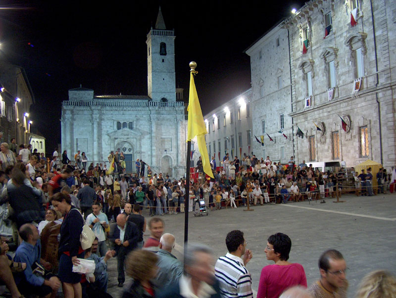25/07 - Piazza Arringo (AP)