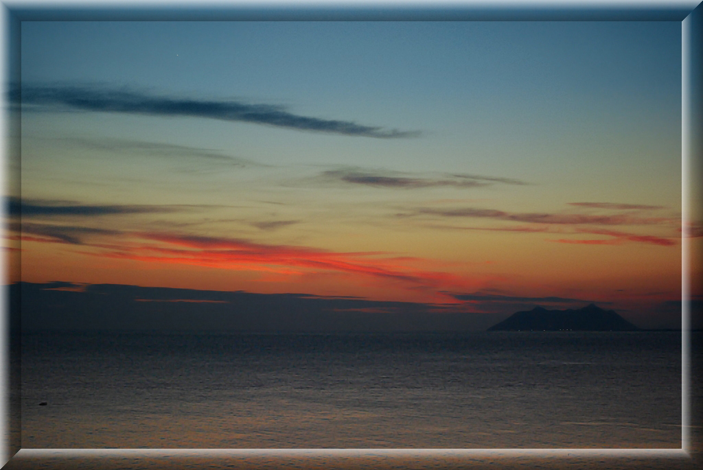 Tramonto sul mare