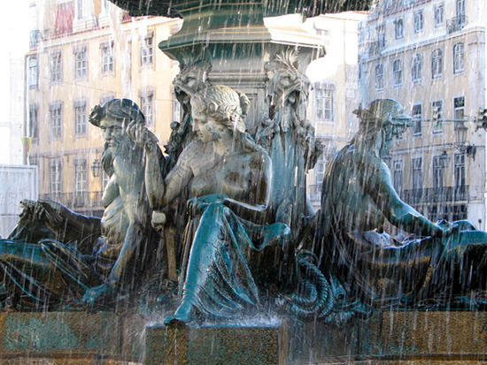 tra gocce d'acqua