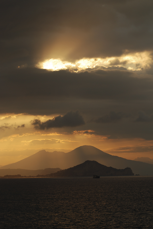 Alba nera sul Vesuvio (riveduta)