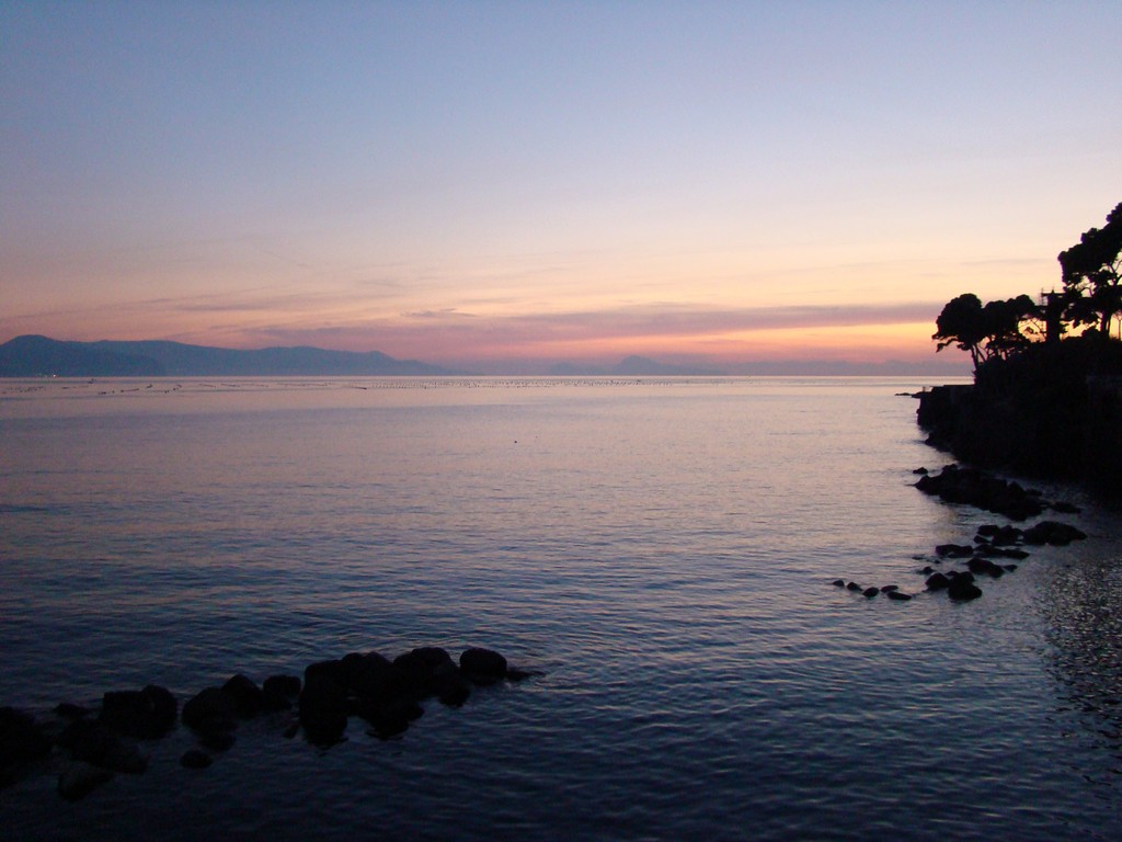 tramonto piccola spiaggia