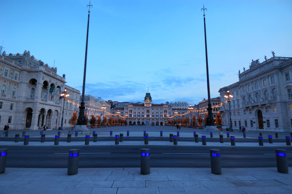 Piazza Unit