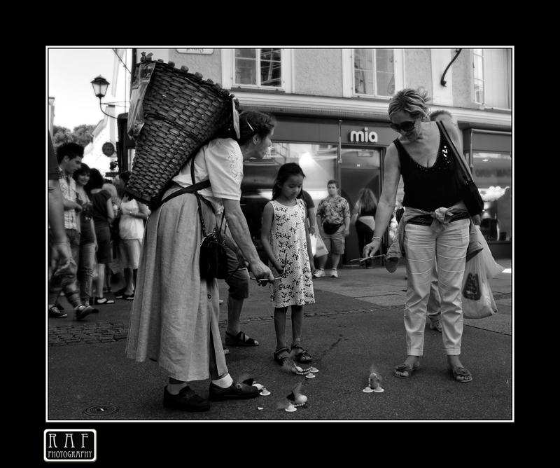 Venditrice di burattini 2