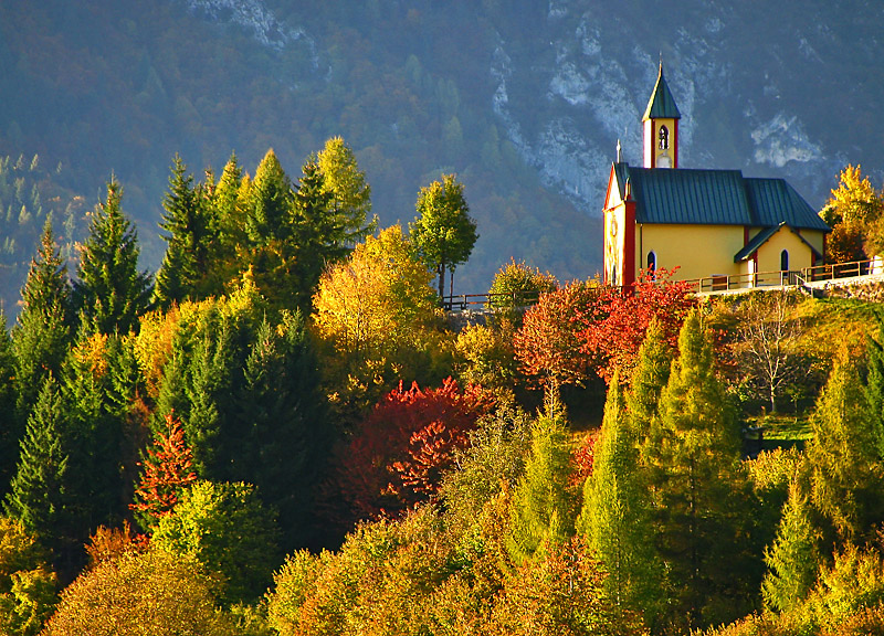 Chiesetta d'autunno
