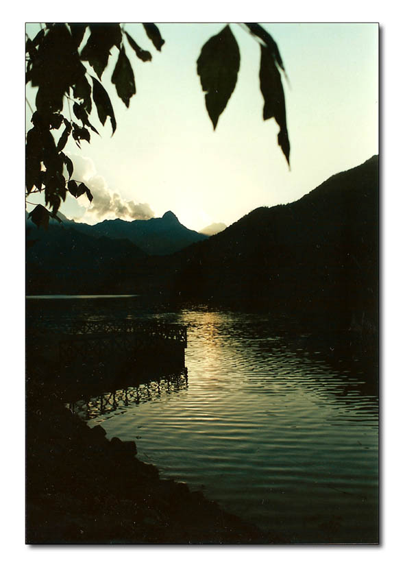 Tramonto sul lago