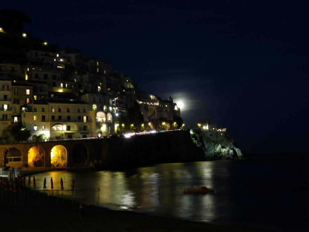 Spunta la luna da Amalfi