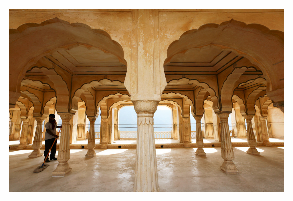 India02