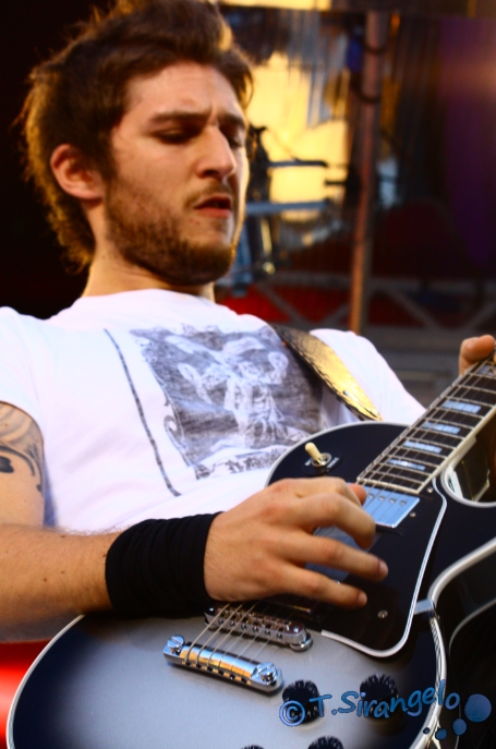 Chitarrista al lavoro!