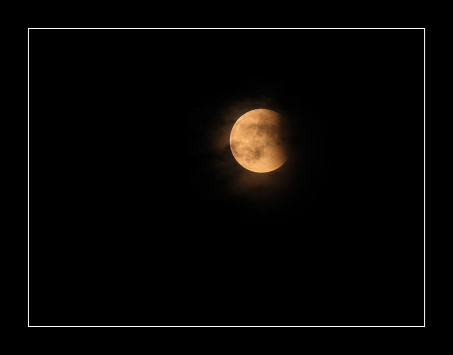 Luna con nuvole 2