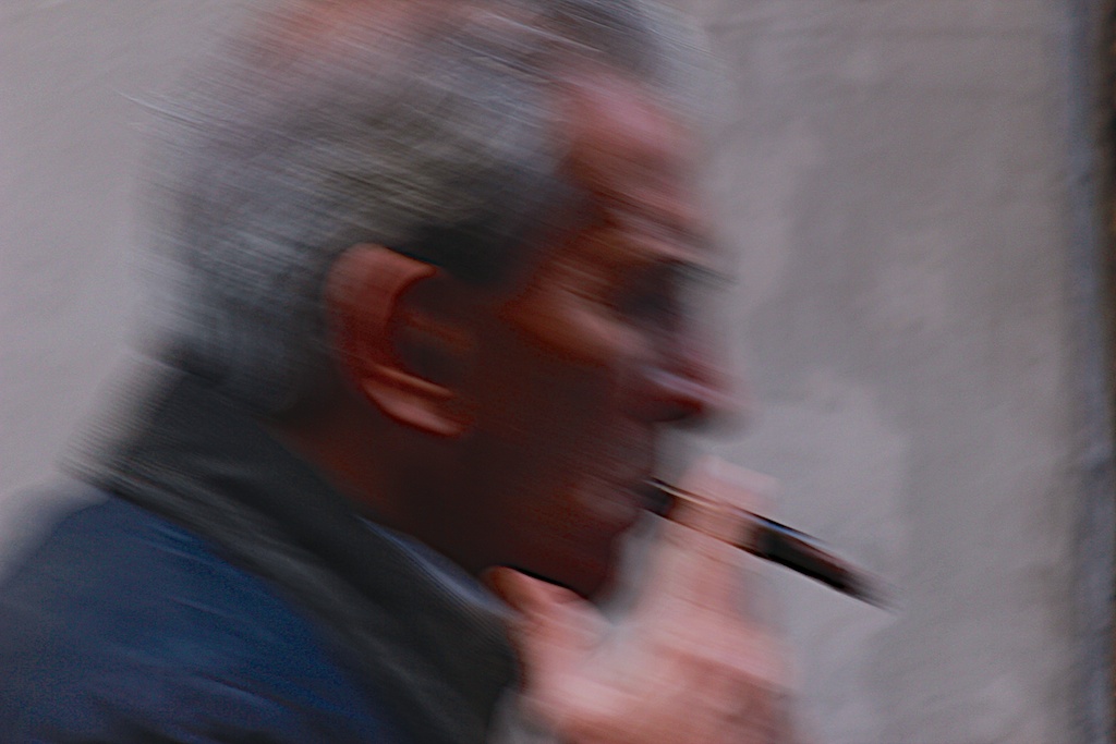 Uomo in fumo