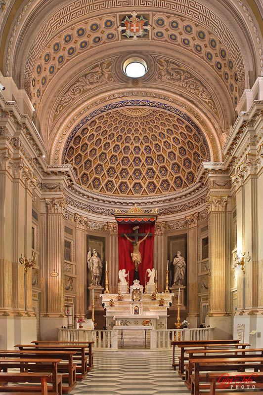 Cagliari - Interno Basilica Magistrale di S. Croce