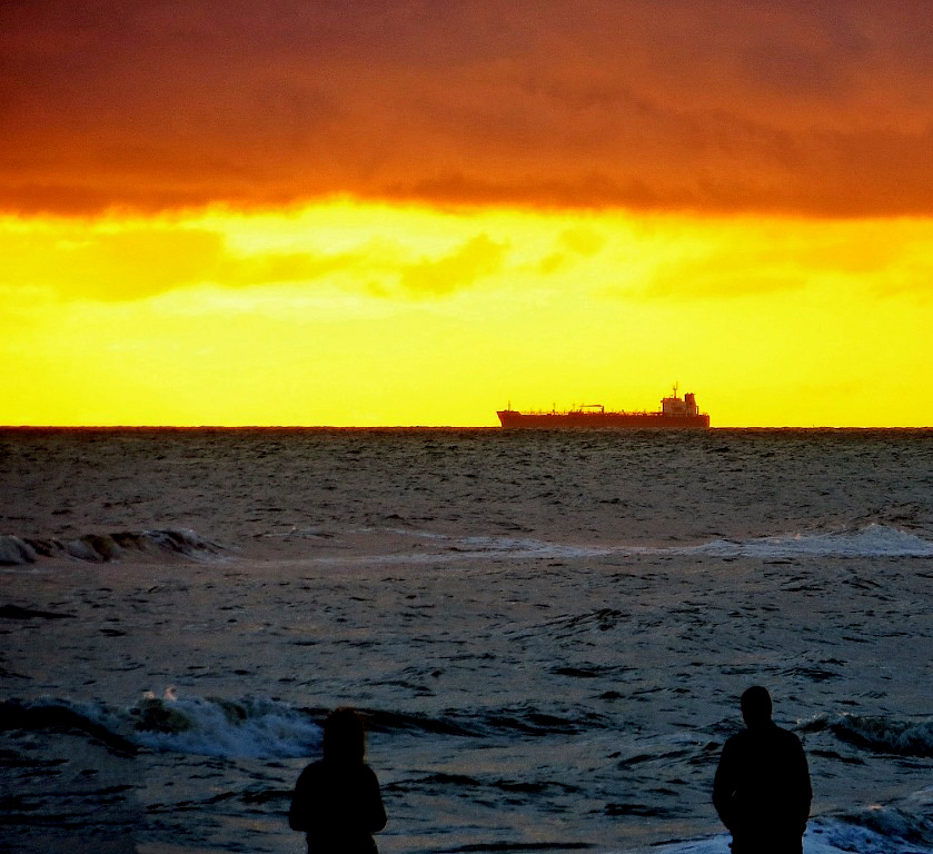 Tramonto con Nave