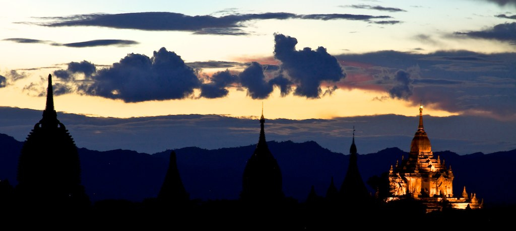 Tramonto in birmania