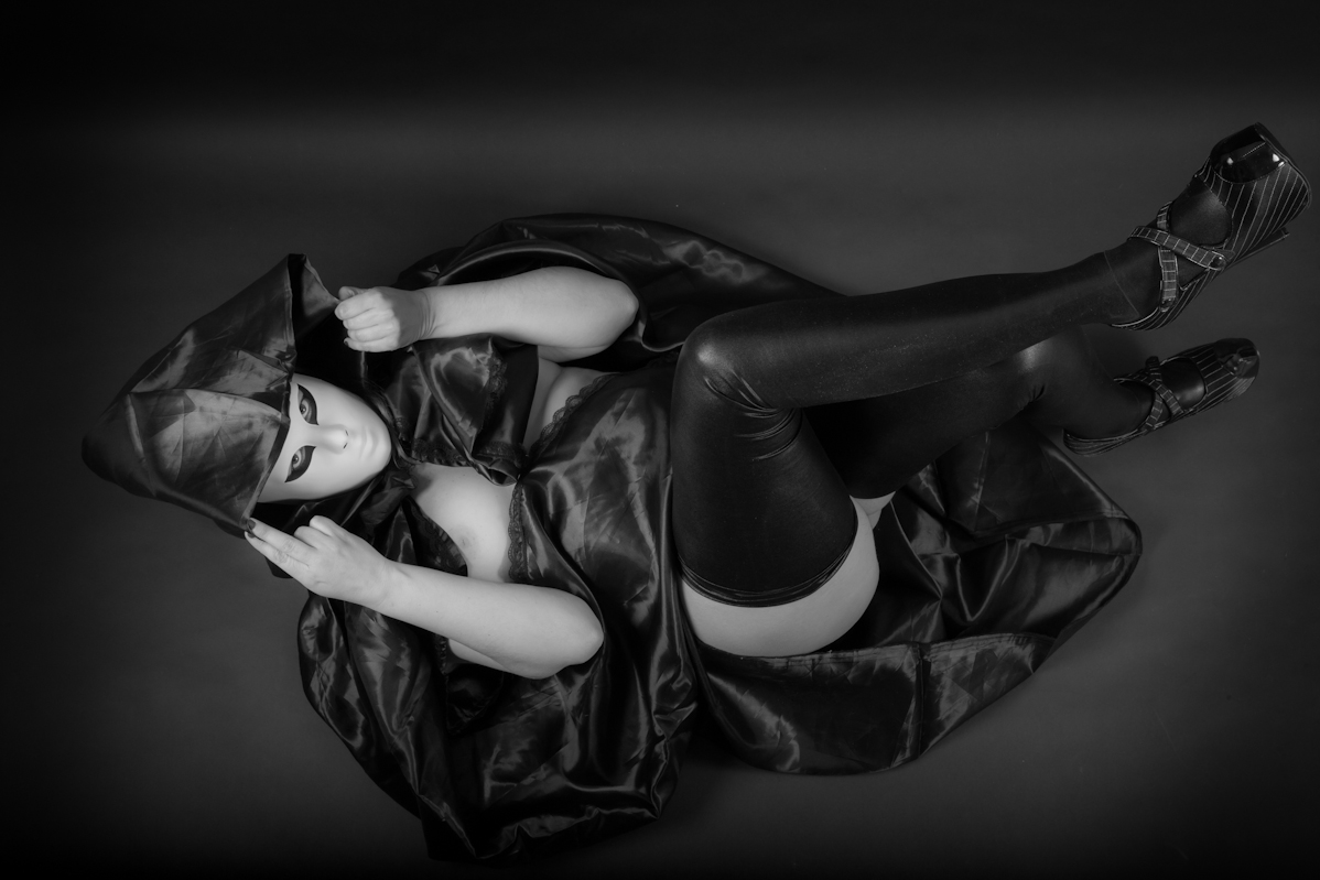 Mask & Nude 1