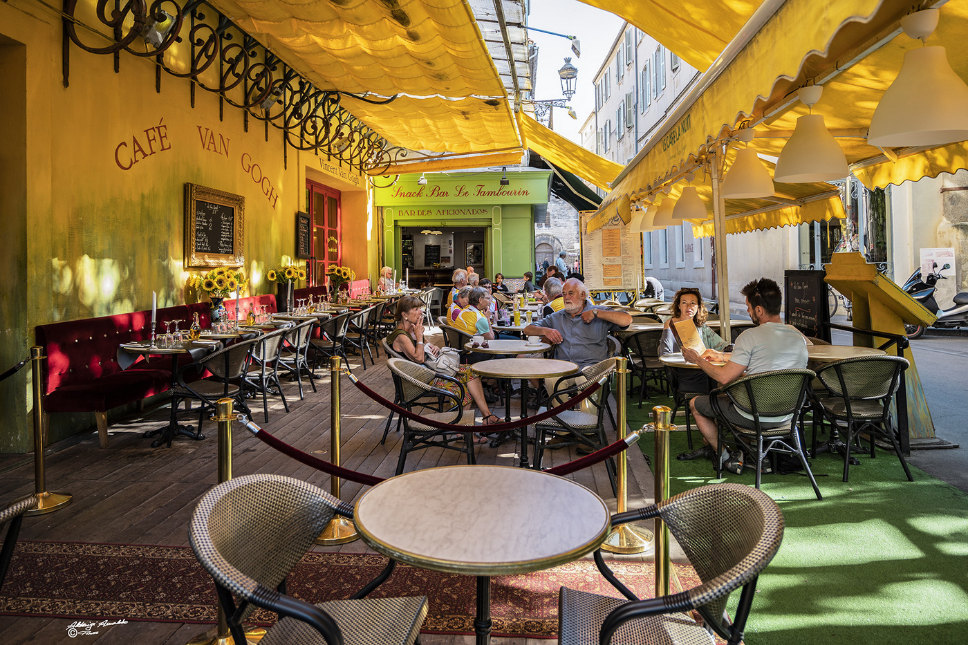 Caff Van Gogh.1