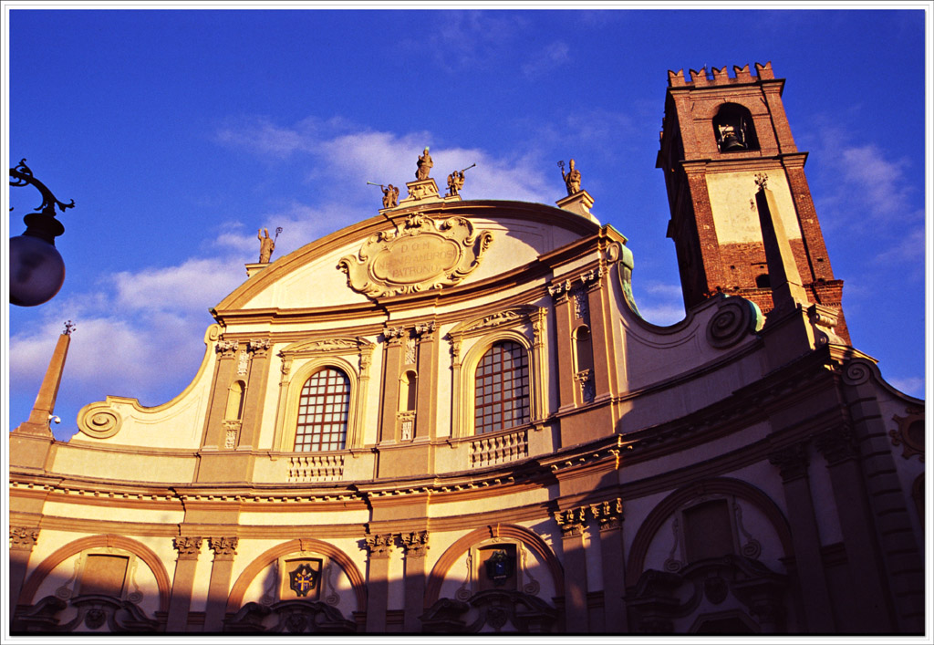 ...col sole in fronte...