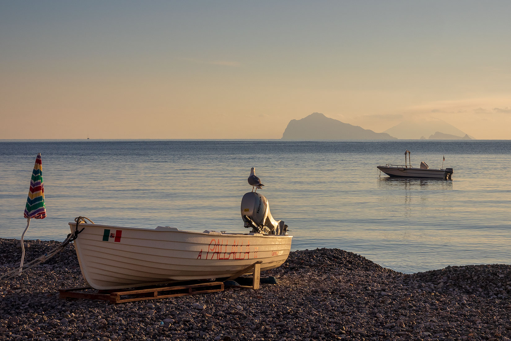 Di fronte alle isole Panarea e Stromboli