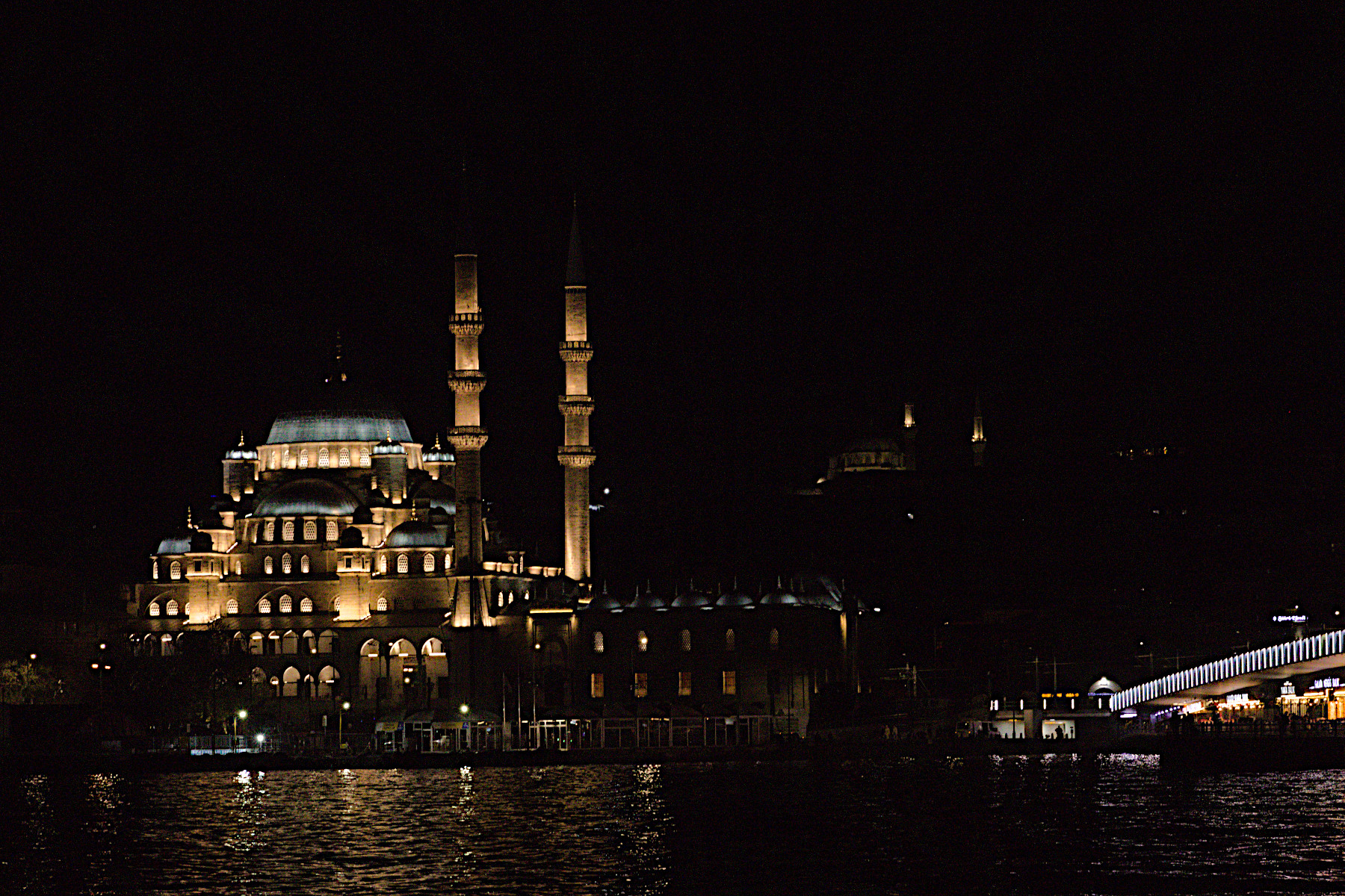 Istanbul notturna