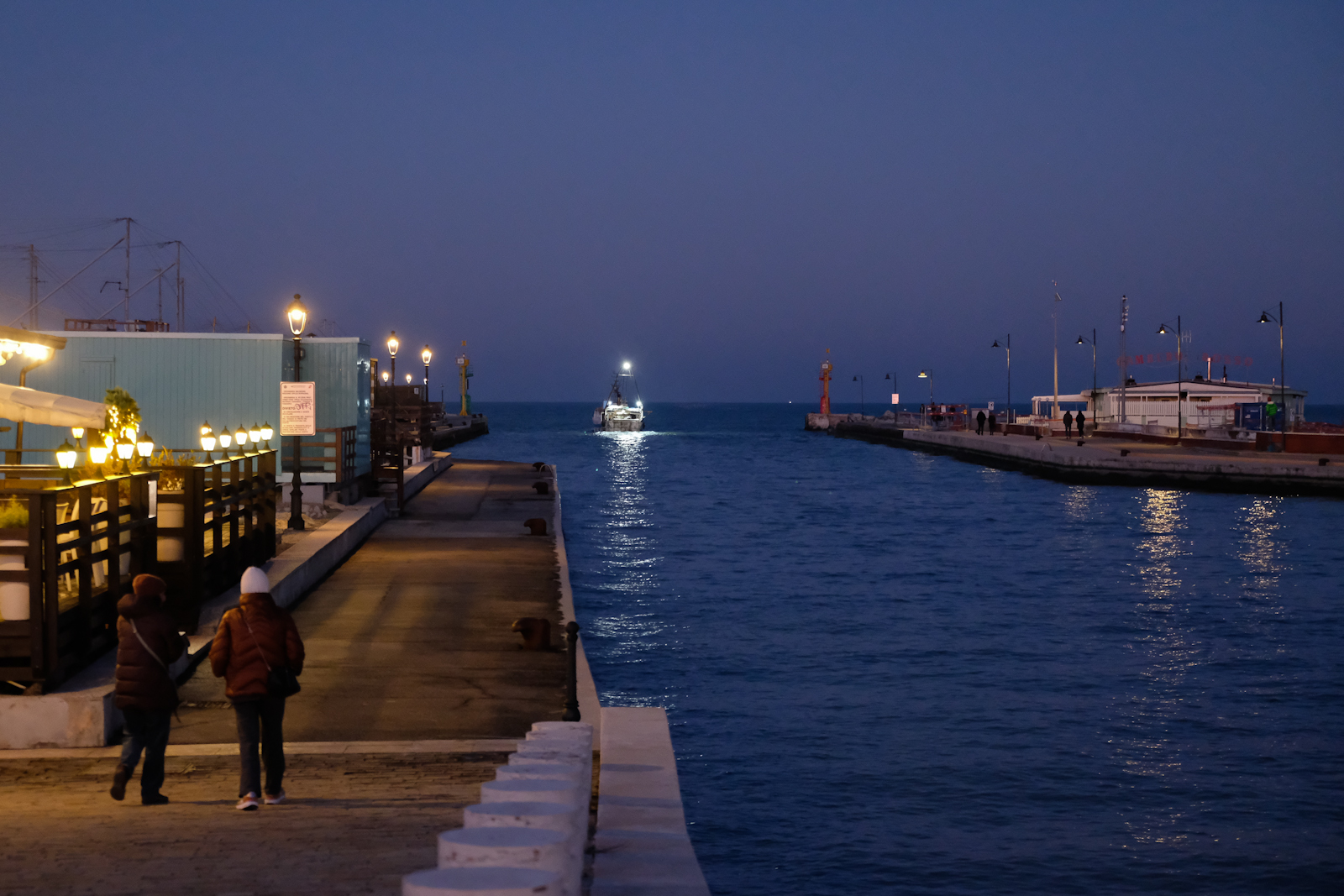 ora blu al porto - 1