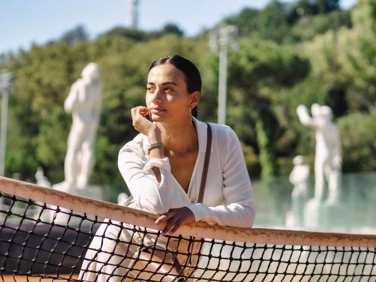 Tra le statue