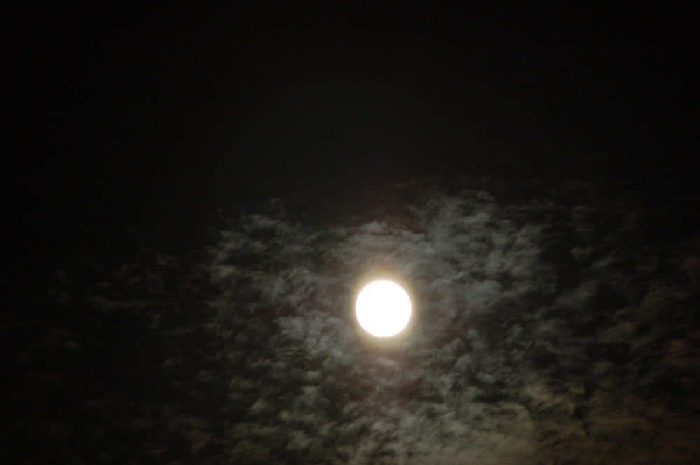 le nuvole illuminate dalla luna1