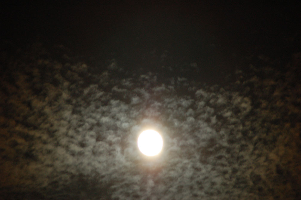nuvole illuminate dalla luna2