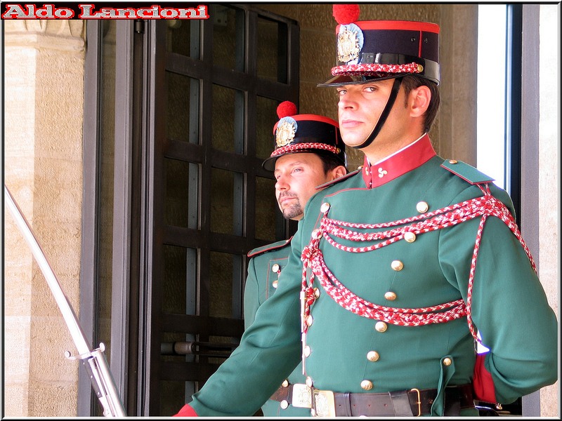 Uno Sguardo Attento
