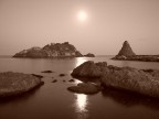 L'isola Lachea e il Faraglione Grande L'isola Lachea e il Faraglione Grande