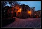 Le prime luci dell'alba nel borgo mediavale di Colla Micheri (SV)
