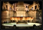 fontana sita davanti al Quirinale - Roma