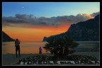 ..un bellissimo tramonto sul Garda. 
Ho sistemato i livelli della foto. Scattata con D70 e tamron 28-75 2.8
Sono rimasi tutti incantati davanti a tanta bellezza.. il tramonto pi bello dell'anno...

Che ne dite?

:) Zila