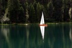 barca a vela sul lago di Sainkt Moritz (SVIZZERA)
