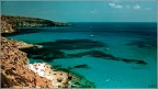 Lampedusa. Vi assicuro che dopo una sfacchinata di 20 minuti di passeggiata durissima, lo spettacolo che vi si apredavanti vi lascia a bocca aperta. Il silenzio che si respira  quasi mistico, si sente solo il vento e il mare