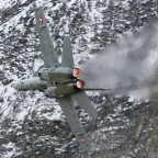 FA-18C sopra le Alpi FA-18C sopra le Alpi