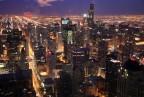 Vista notturna di Chicago dalla Hancock Tower.
Perdonate i riflessi... le condizioni non erano semplici (solo macchina e cavalletto in mezzo alla gente hanno destato la curiosit di molti...)